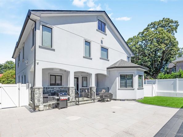 190-22 Nero Avenue, Hollis NY 11423