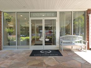 320 E Shore Road C, Great Neck NY 11023