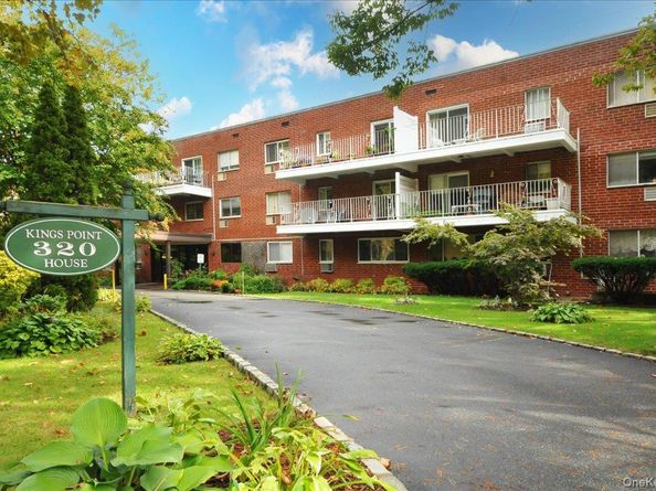 320 E Shore Road C, Great Neck NY 11023