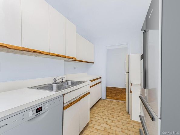2835 Webb Avenue 2A, Bronx NY 10468