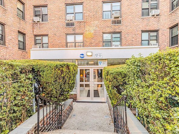 2835 Webb Avenue 2A, Bronx NY 10468