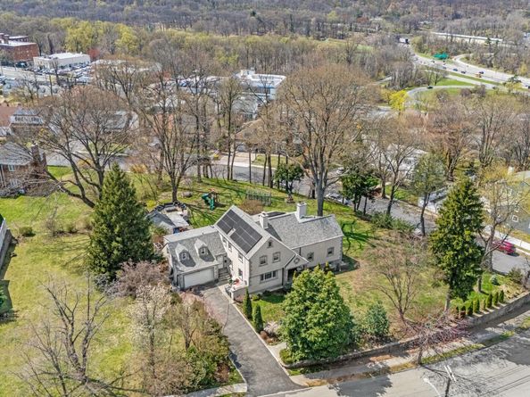 191 Dunwoodie Street, Yonkers NY 10704