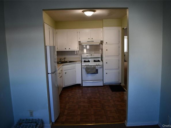 158-04 84 Road, Jamaica Hills NY 11432