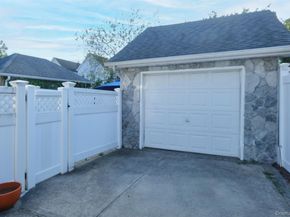 92-40 245th Street, Floral Park NY 11001