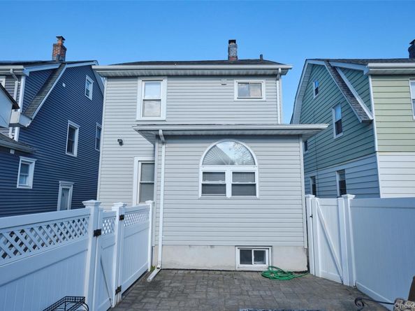 92-40 245th Street, Floral Park NY 11001