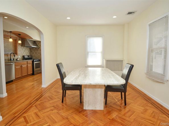 92-40 245th Street, Floral Park NY 11001