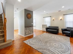 92-40 245th Street, Floral Park NY 11001