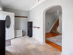 92-40 245th Street, Floral Park NY 11001