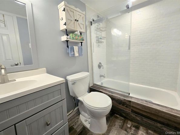 115 Bailey Court 115, Middle Island NY 11953