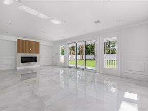 15 Southwick Court, Plainview NY 11803