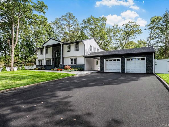15 Southwick Court, Plainview NY 11803