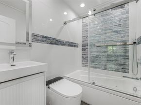 15 Southwick Court, Plainview NY 11803