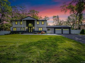 15 Southwick Court, Plainview NY 11803