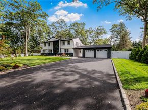 15 Southwick Court, Plainview NY 11803