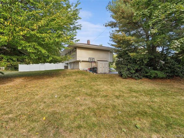 19 Partridge Lane, East Setauket NY 11733