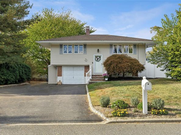 19 Partridge Lane, East Setauket NY 11733