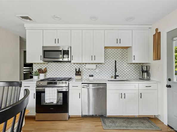19 Partridge Lane, East Setauket NY 11733