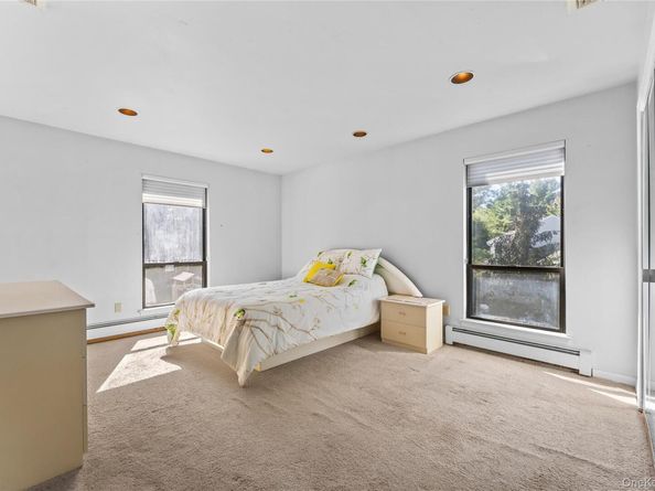 6 Clearmeadow Lane, Woodbury NY 11797