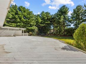6 Clearmeadow Lane, Woodbury NY 11797