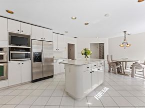 6 Clearmeadow Lane, Woodbury NY 11797