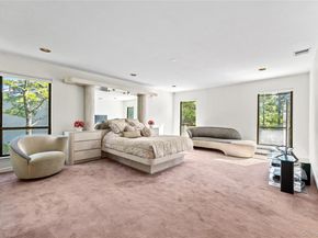 6 Clearmeadow Lane, Woodbury NY 11797