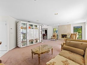 6 Clearmeadow Lane, Woodbury NY 11797