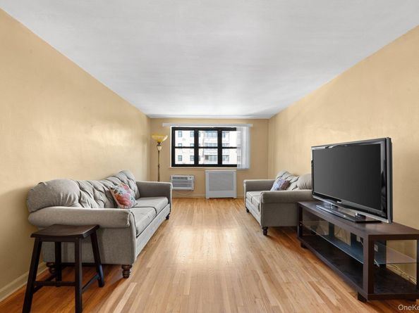 88-25 155 Avenue 2B, Howard Beach NY 11414