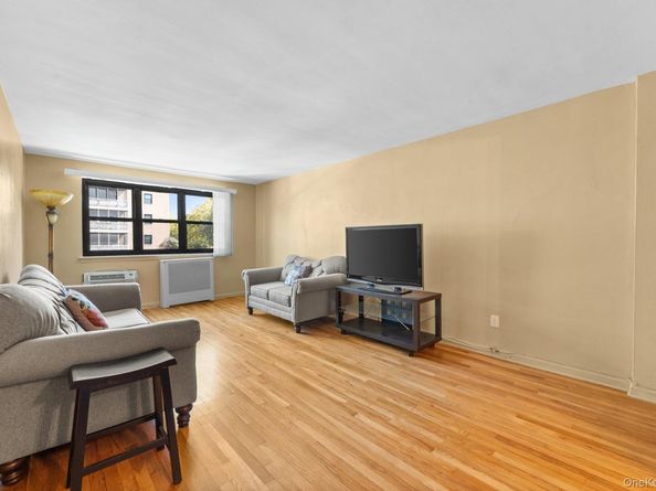 88-25 155 Avenue 2B, Howard Beach NY 11414