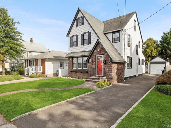 142 Rocklyn Avenue, Lynbrook NY 11563