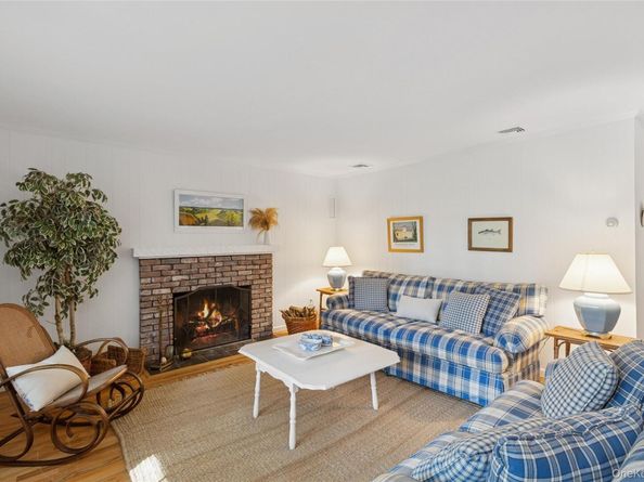 16 Primrose Lane, Aquebogue NY 11931