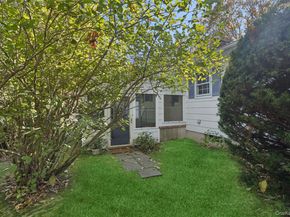 16 Primrose Lane, Aquebogue NY 11931