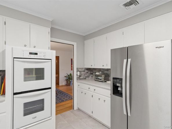 16 Primrose Lane, Aquebogue NY 11931