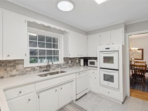 16 Primrose Lane, Aquebogue NY 11931