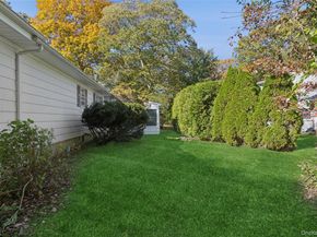 16 Primrose Lane, Aquebogue NY 11931