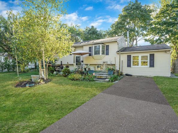 2812 Sipp Avenue, Medford NY 11763