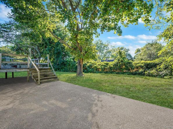 2812 Sipp Avenue, Medford NY 11763