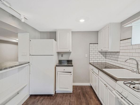 2812 Sipp Avenue, Medford NY 11763