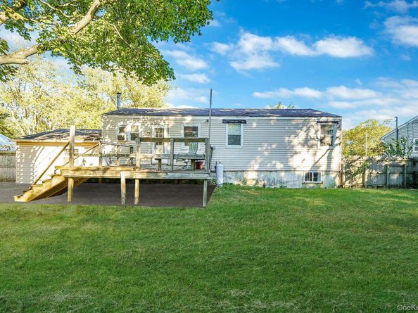2812 Sipp Avenue, Medford NY 11763
