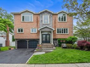 11 Fishermans Drive, Port Washington NY 11050
