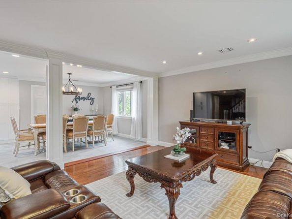 11 Fishermans Drive, Port Washington NY 11050