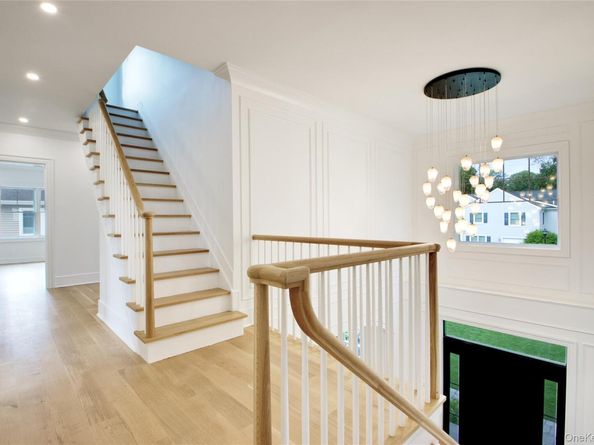 225 Brixton Road, Garden City NY 11530