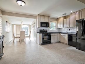 11 Jamaica Ave, Plainview NY 11803