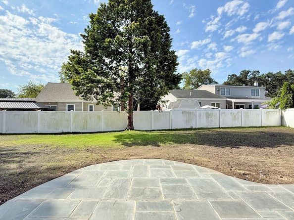 2166 Isabelle Ct, North Bellmore NY 11710