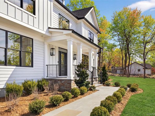 43 Hilltop Lane, Thornwood NY 10594