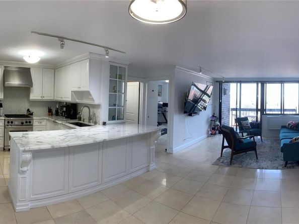 2 Bay Club Drive 17P, Bayside NY 11360