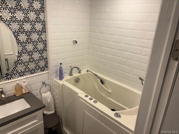 155-51 Huron Street, Howard Beach NY 11414