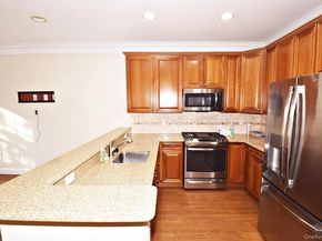 21 Virginia Pine 21, Bay Shore NY 11706