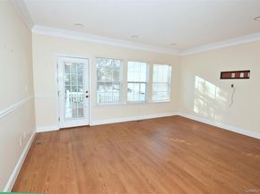 21 Virginia Pine 21, Bay Shore NY 11706