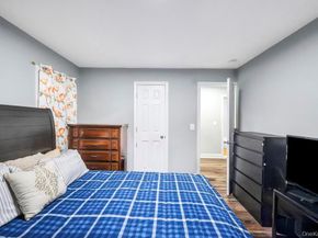 39 Andrews Avenue, Wheatley Heights NY 11798