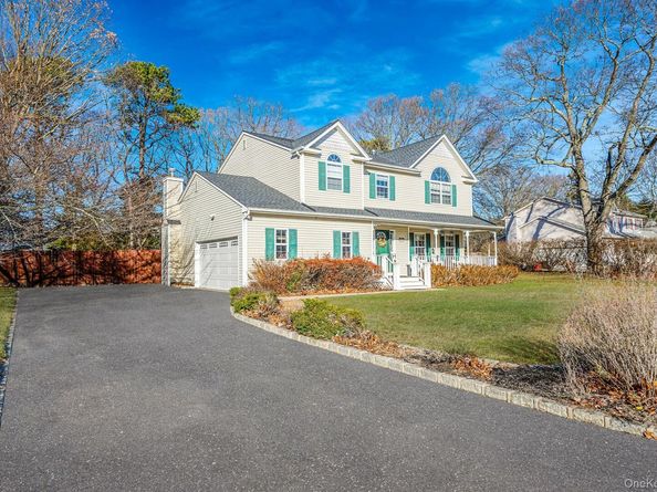 9 Minto Court, Centereach NY 11720